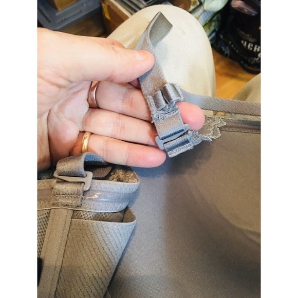 Torrid Curve Gray with Gray Lace Convertible Bra Size 40D NWOT - Picture 5 of 9